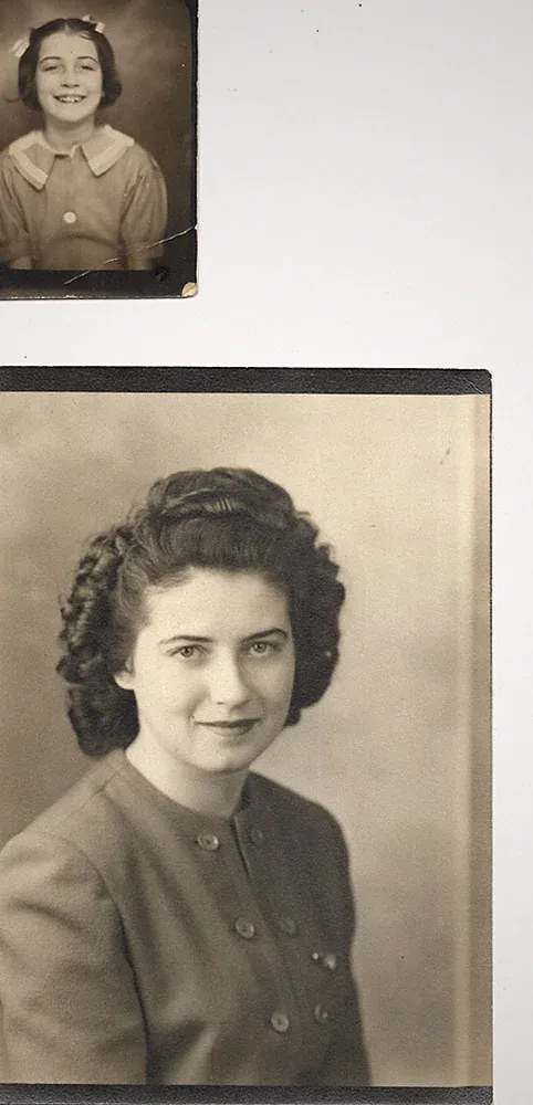2 vintage photos photobooth photo booth girl woman id'd idd